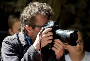 La formation “Photographie – Initiation et Perfectionnement” de 3iS Executive offre une expérience unique pour celles et ceux qui souhaitent aller au-delà du mode automatique. Accessible, complète et concrète, elle permet d’acquérir des réflexes de photographe tout en développant un regard plus sensible et créatif.